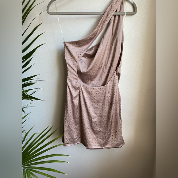 House of CB - Picture 2 of 5